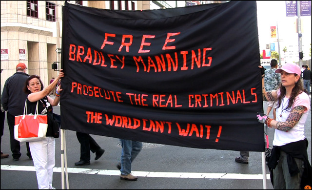 110626pridebradlmanning16.jpg