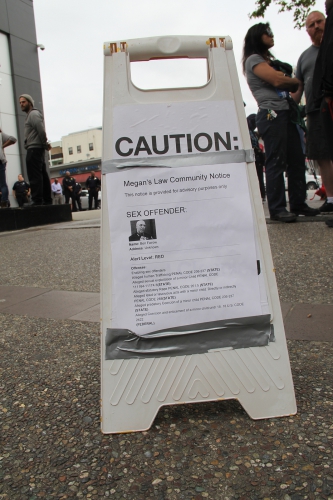 sm_oaklandpoliceguiltybanner_20160617_011.jpg 