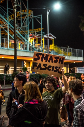 sm_anti-trump-protest-santa-cruz-23.jpg 